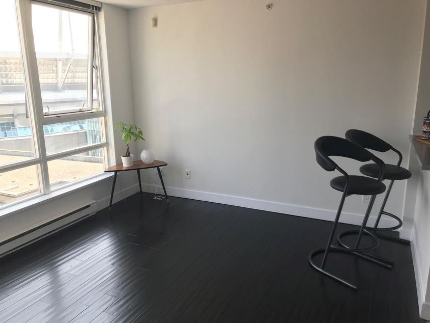 Bachelor's Studio w/Balcony Condo For Rent at Yaletown Vancouver