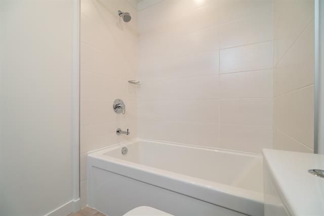 Elegant 2 Bed/2 Bath/Den For Rent in Westbrook Village UBC