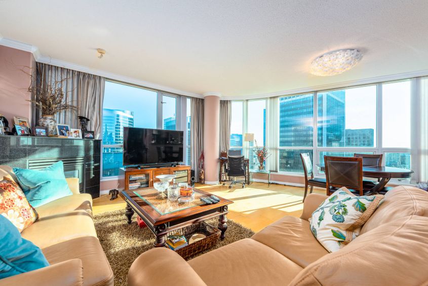 STUNNING 2 Bed/2 Bath w/2 Balconies For Rent at COAL HARBOUR Downtown