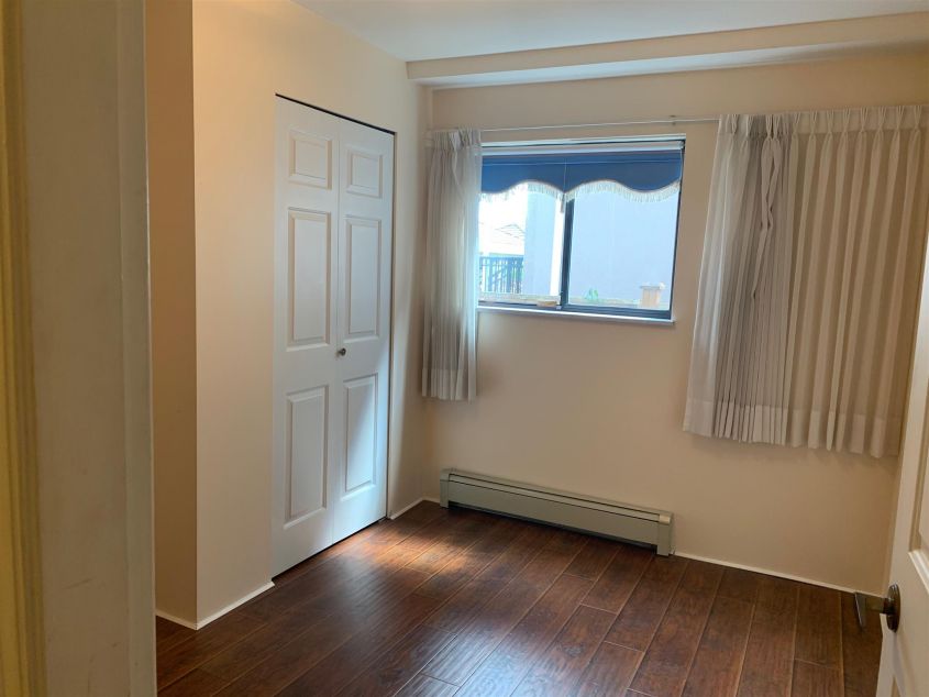 Bright 1 Bedroom Ground level at Collingwood VE For Rent!