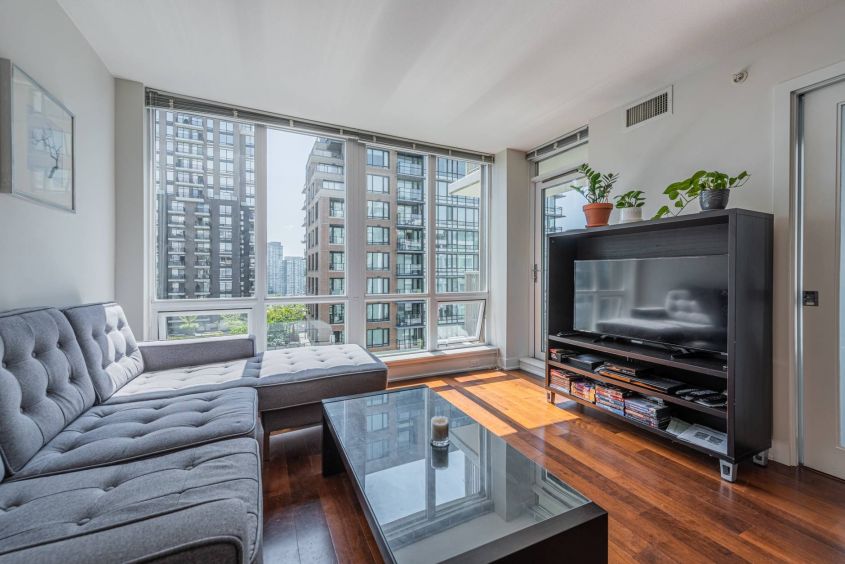 Furnished 2 Bedroom w/Solarium For Rent in Vancouver DOWNTOWN