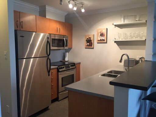Stunning 1 Bed/1Bath with Den For Rent in Yaletown Downtown Vancouver