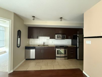 807 - 555 Delestre Ave Coquitlam BC V3K 0A9