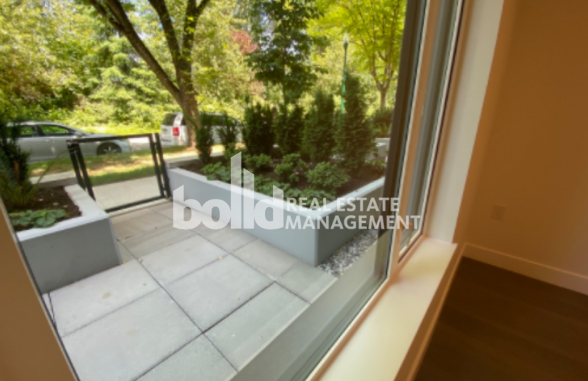 488 W 58th Ave, Vancouver, BC V5Y 2Z5, Canada